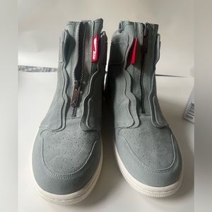 Womens Air Jordan 1 Retro High Zip 

Mica Green 
AQ3742-305
Size 10